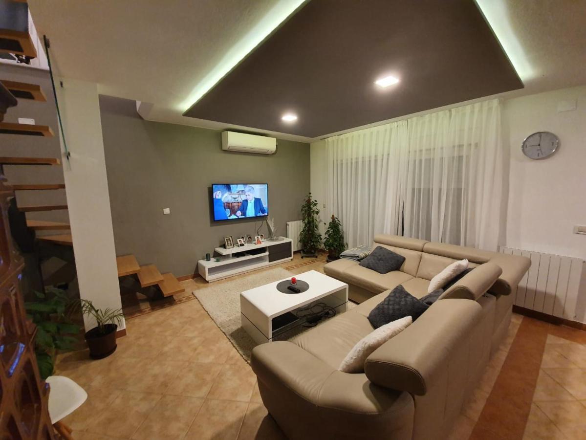 Holiday Home Nikol PUY Exterior foto