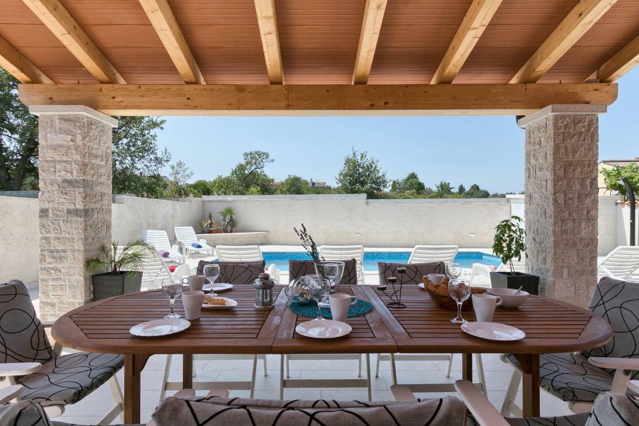 Holiday Home Nikol PUY Exterior foto