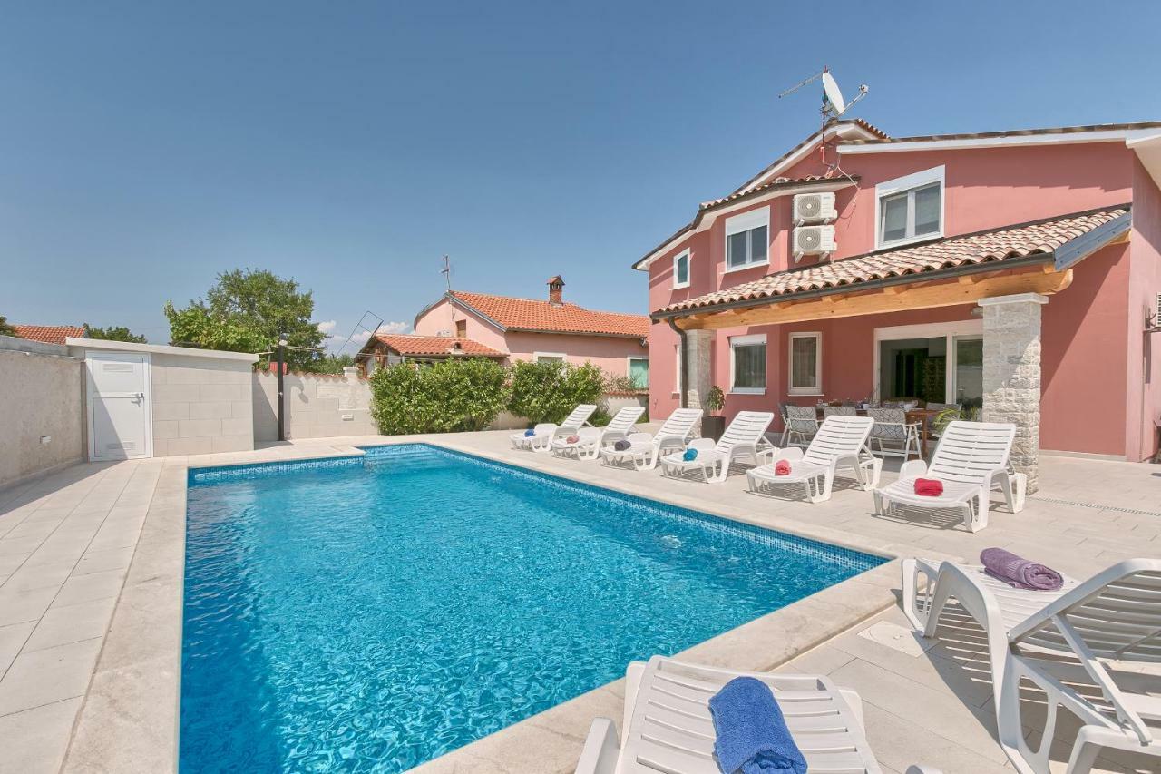 Holiday Home Nikol PUY Exterior foto