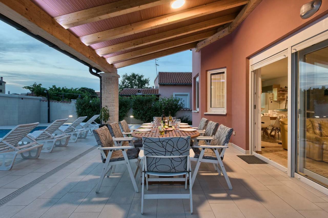 Holiday Home Nikol PUY Exterior foto