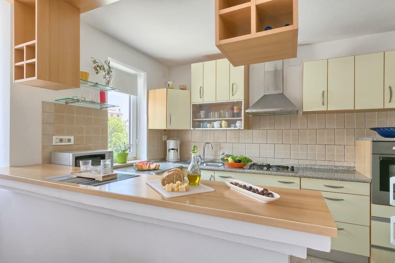 Holiday Home Nikol PUY Exterior foto